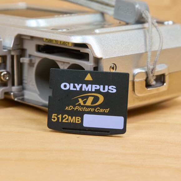 Olympus FE-170 6MP Digital Camera, with 3X Optical Zoom - Picture 10 of 10